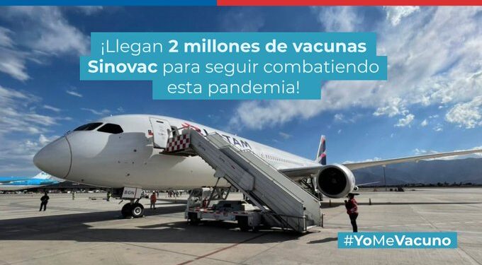Ministro Paris recibió nuevo embarque de vacunas: “Completamos 12 millones de dosis Sinovac”