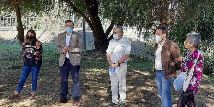 Autoridades se reunieron con vecinos de Villa los Notros por contaminación del Rio Damas