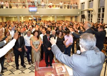 Colegio médico de Valdivia rechaza desición de dar permisos para ceremonias en iglesias evangélicas y católicas