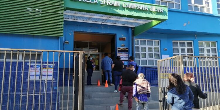 Desde este lunes 8 de marzo Escuelas que eran utilizadas como vacunatorios comienzan las clases