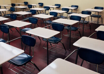 Colegio de Profesores pide suspensión inmediata de clases presenciales
