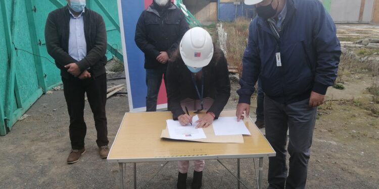 Entregan terreno para módulo de construcción acelerada del Hospital de Puerto Octay