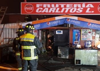 Un incendio dejó daños de consideración en un local comercial de Francke