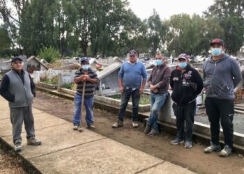 Trabajadores del cementerio de Purranque preocupados por licitación de nichos e incumplimiento de acuerdos con el municipio