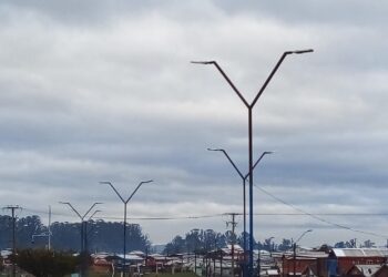 86 modernas luminarias peatonales se instalaron en población Quinto Centenario