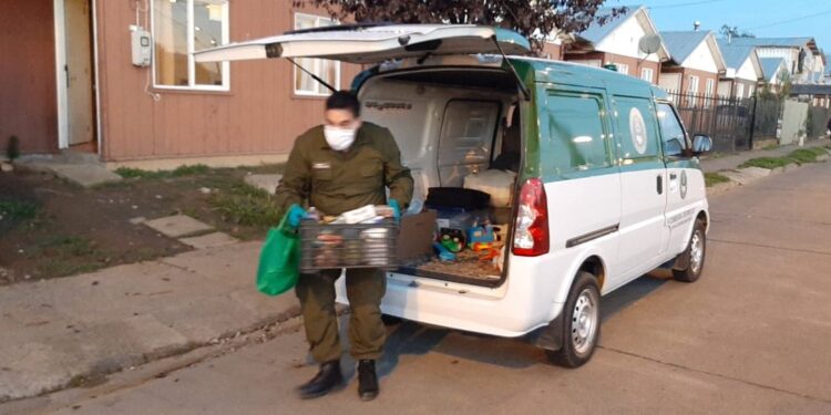 Carabineros inicia campaña de entrega de alimentos a personas en situación de calle