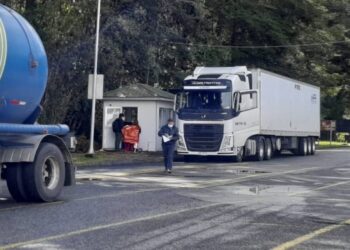 Ministerio de Salud de Argentina exige PCR negativo a transportistas provenientes de Chile