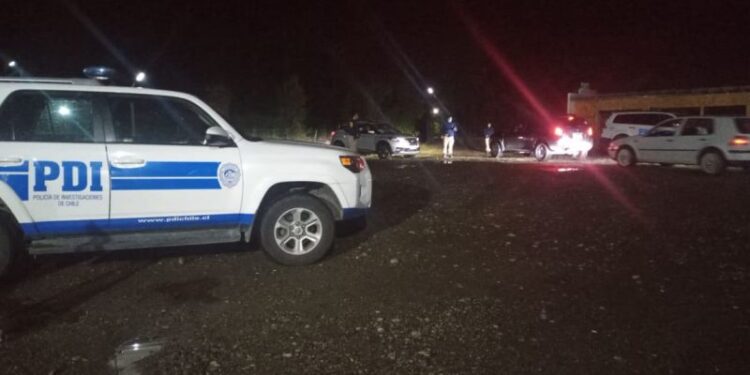 PDI descubre a 55 personas al interior de centro deportivo en Puerto Montt