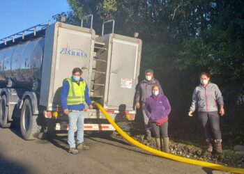 Gestión Municipal en Puerto Octay permitió llevar agua a familias afectadas en Chacay