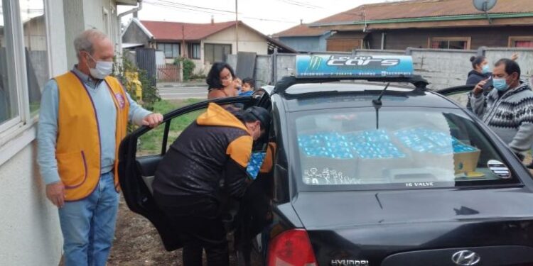 Noble gesto del Club de Leones hizo entrega de 363 cajas de yogurt a familias de Osorno