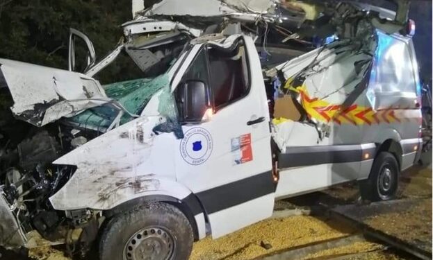 Accidente carretero involucró a una ambulancia en La Unión dejando a 3 personas lesionadas