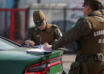 Detienen a 2 sujetos que evadieron un control policial en vehículos robados en La Unión