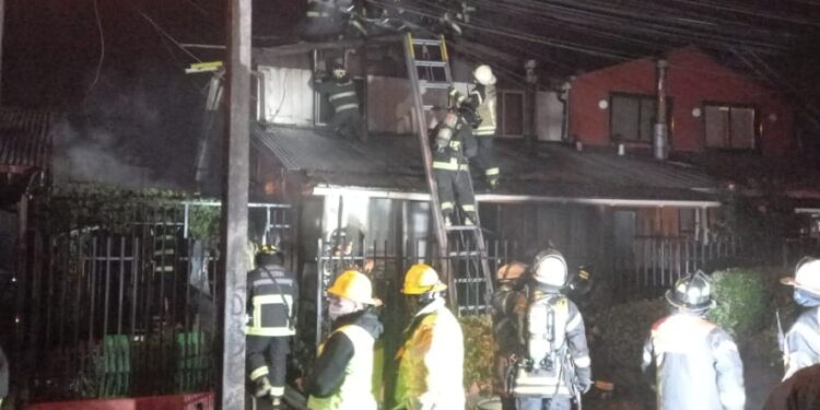 Dos viviendas fueron destruidas por un incendio e Francke Osorno