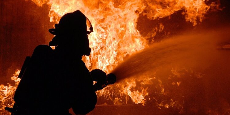 Una vivienda quedó destruida en un incendio ocurrido en sector rural de Osorno