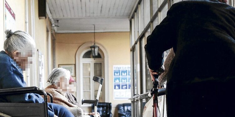 Aprueban recursos para pañales y material clínico para adultos mayores de Osorno