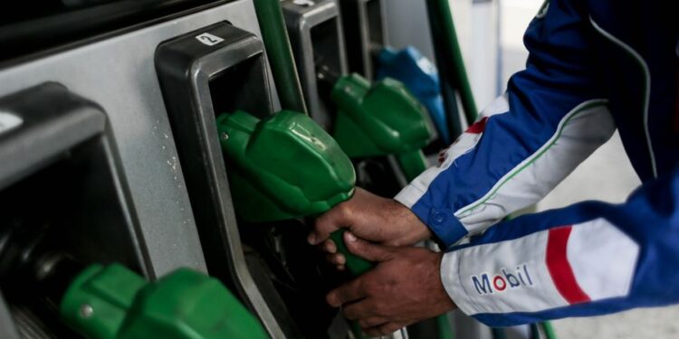 Las mayores alzas de precios se produjeron en las bencinas según el INE