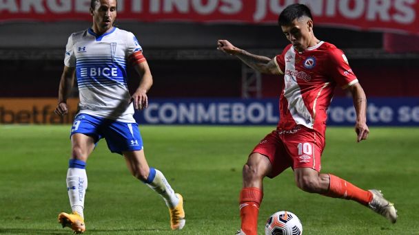 La UC sufre pero logra importante victoria ante “Argentinos Juniors” en la Libertadores