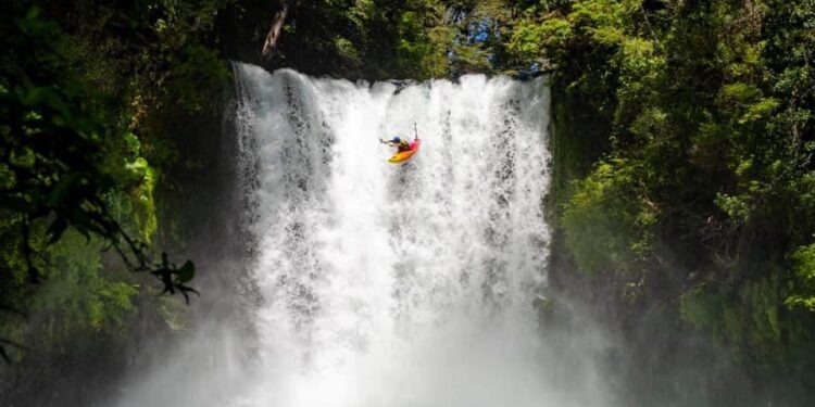 Core Los Lagos apoyará a destacado kayakista que representará a Chile en EE.UU