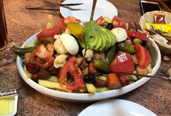 Cursan multas a gastronómicos por vender en terrazas en Puerto Montt