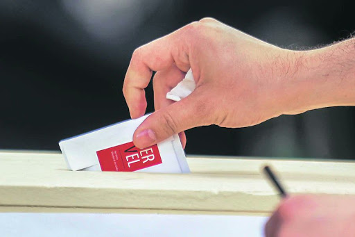 Expertos pronostican 2da vuelta en elección de Gobernadores Regionales