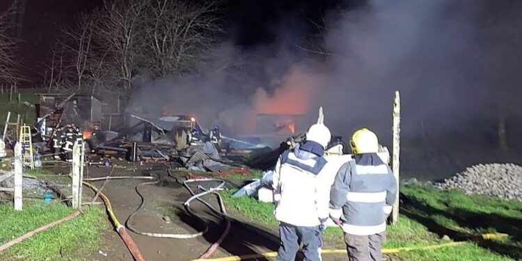 Incendio consumió por completo casa habitación en el sector de Quilanto Puerto Octay