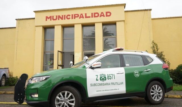 Municipalidad de Frutillar entregó vehículo a Carabineros