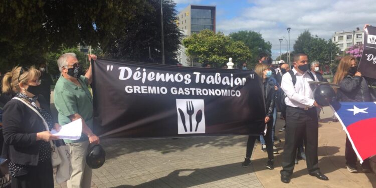 Consejeros Regionales solicitan cambios para que gastronómicos abran sus puertas en fase de transición
