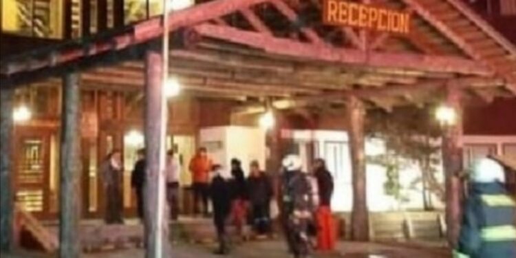 Principio de incendio afectó al Hotel Antillanca en Puyehue