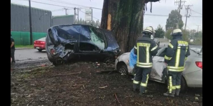 Colisión vehicular dejó a dos personas graves en La Unión