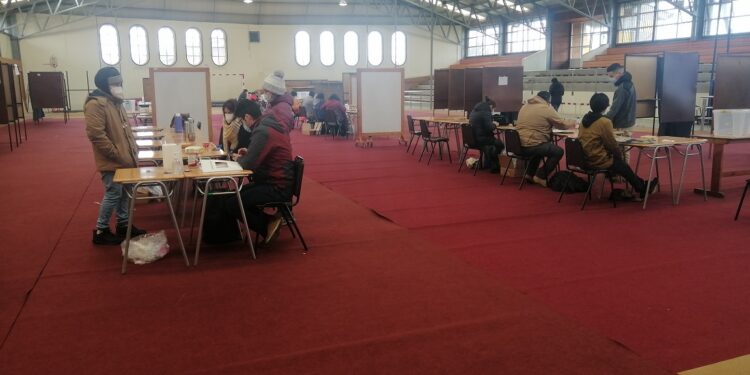 Poco público y 100% de las mesas constituidas en Osorno