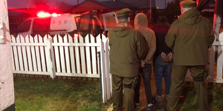 Carabineros detuvo a 2 sujetos por robo en una casa en Corte Alto Purranque