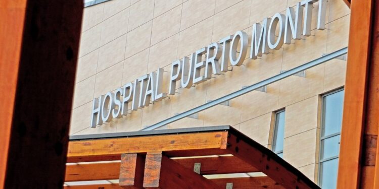 Refuerzan estrategias para evitar más contagios de funcionarios en hospital de Puerto Montt