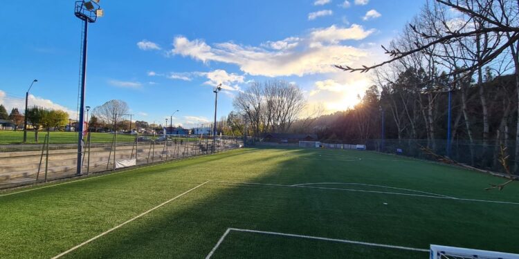 Cancha sintética “La Bombonera” será punto de entrenamiento de Deportes provincial Osorno