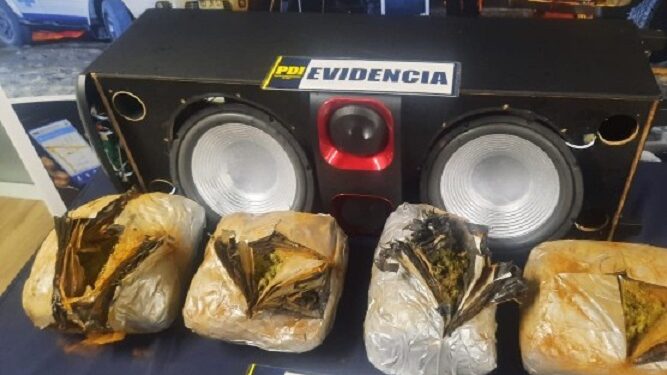 Descubierto con 7 kilos de marihuana en un parlante