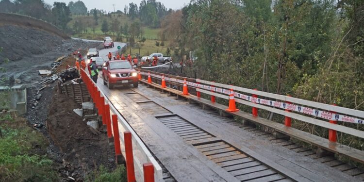 Se restablece el tránsito por el puente “Pulelfu”
