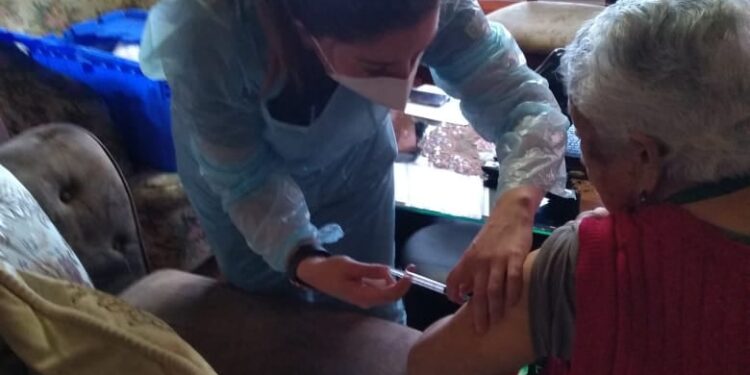 Este lunes comienza vacunación a domicilio para pacientes postrados en Osorno