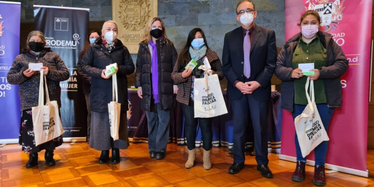 17 mujeres de Osorno recibieron kits de conectividad del programa «Ruta Digital» de Prodemu