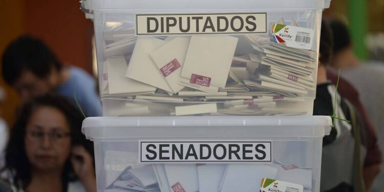 Partidos políticos e independientes del distrito 25 inscribieron candidaturas al parlamento
