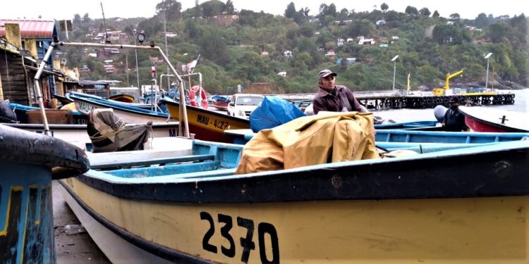 Armadores artesanales de San Juan de la Costa obtienen recursos para reparar sus embarcaciones