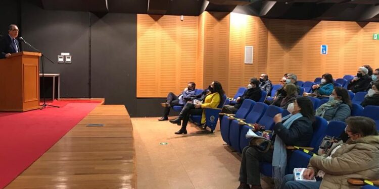 Alcalde Carrillo sostuvo primera reunión de trabajo con directores de escuelas y liceos municipales