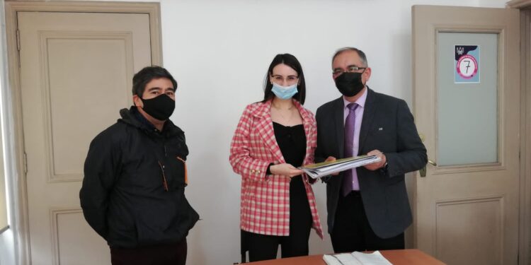 En el Minvu Santiago alcalde Carrillo presentó plan piloto para recuperar barrios antiguos de Osorno