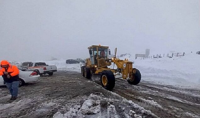 Llaman al autocuidado a quienes se desplazan por caminos hacia el Volcán Osorno