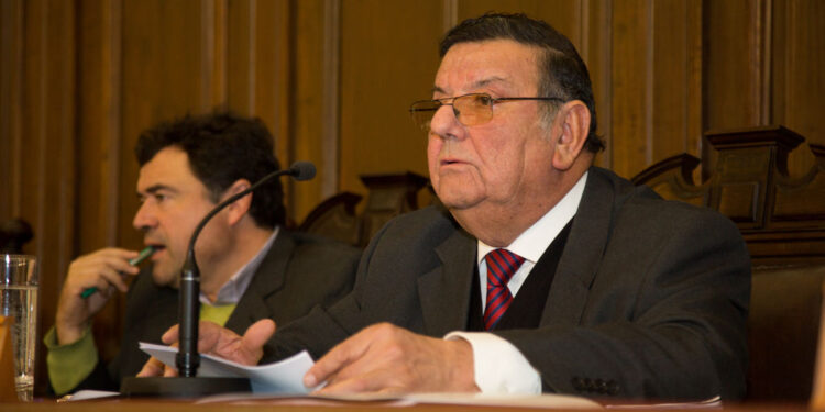 Senador Quinteros: “pongo mi nombre y mis capacidades a disposición de la comunidad”