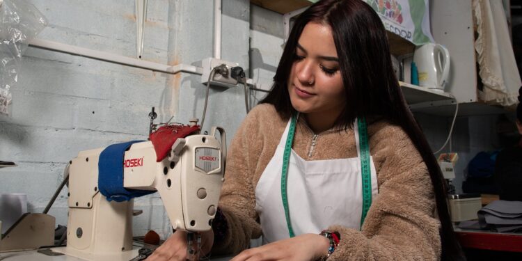 Saesa lanza programa de apoyo a mujeres emprendedoras
