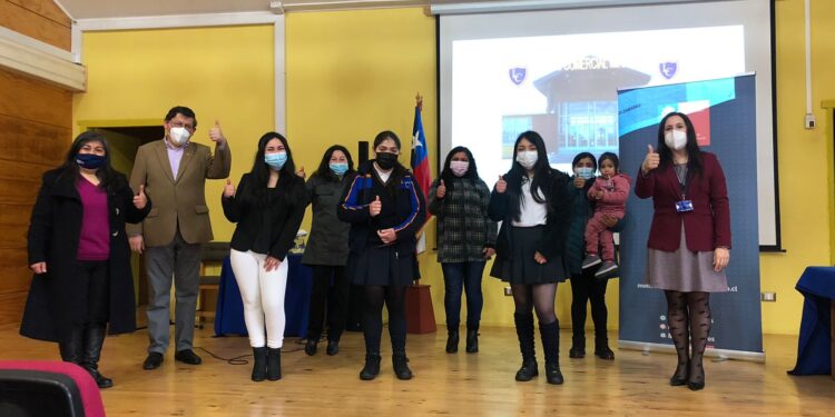 Dan inicio al pago del Bono «Logro Escolar» a 13 mil estudiantes de mejor rendimiento en Los Lagos