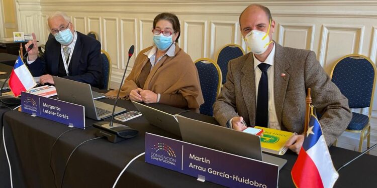 Convencionales presentan Recurso de Protección contra la Mesa Directiva de la Convención, y piden anular votaciones