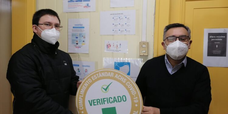 DAEM de Osorno recibió certificación por implementación de medidas Covid