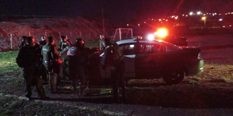 “Cadena humana” de Carabineros salvó la vida de un hombre que cayó al río Rahue