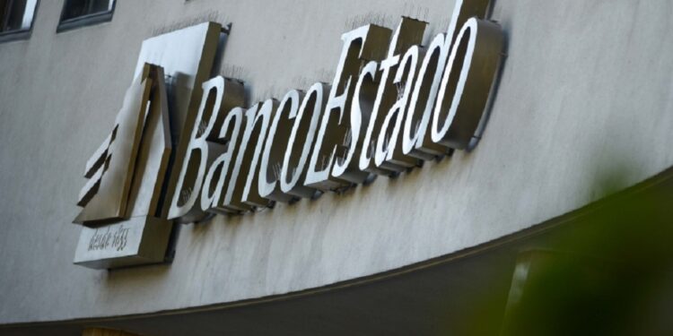 Banco Estado debe restituir $5 millones a clienta de Puerto Montt por vulneración cibernética