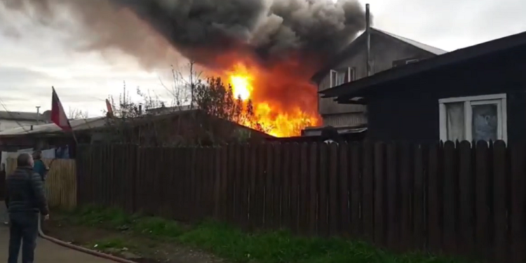 Siete personas damnificadas en violento incendio de Rahue Alto Osorno